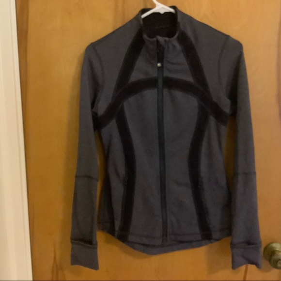 Lululemon define jacket, Like new, size 6 - Picture 2 of 3